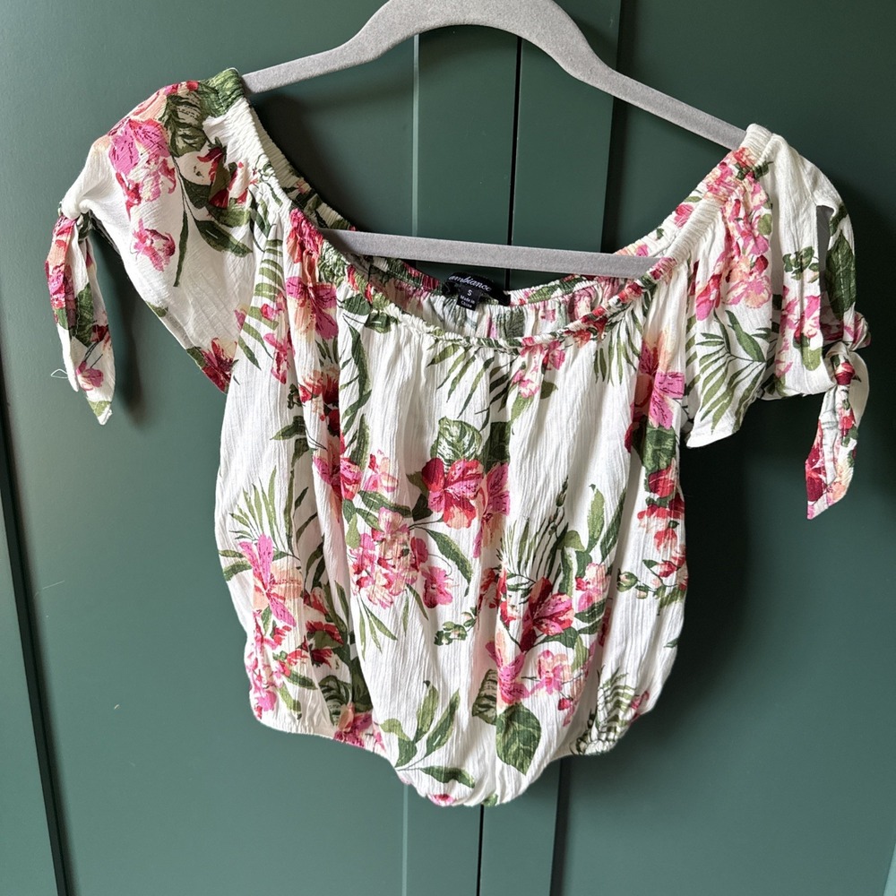 Ambiance Short Sleeve Floral Women's Too Size Small‎